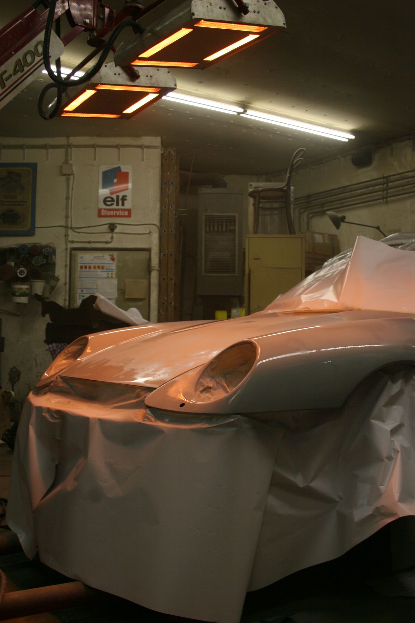Backgound image of backgroundImages/Porsche_spachteln4.jpg